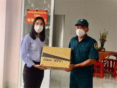 Ban CHQS thị xã Hòa Thành, tỉnh Tây Ninh tặng nhà tình nghĩa quân – dân