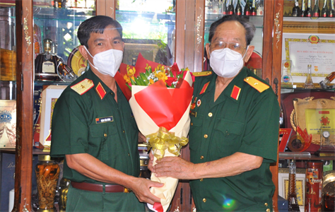 Bộ Tư lệnh Quân khu 7 mừng thọ Thiếu tướng Nguyễn Văn Bé - nguyên Phó Tư lệnh Quân khu
