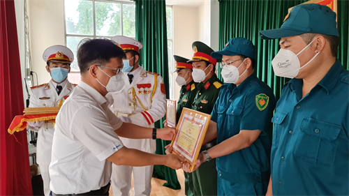 Ban CHQS Quận 5 khen thưởng 58 tập thể, cá nhân trong phòng, chống dịch Covid-19