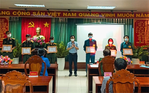 Ban CHQS quận Tân Phú sơ kết công tác phòng, chống dịch Covid -19