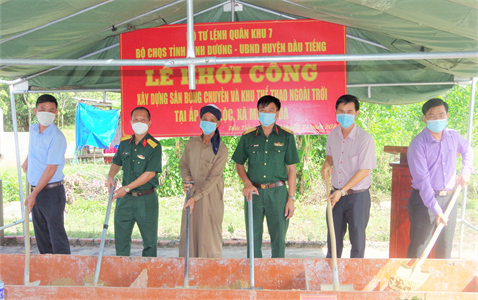 Bộ CHQS tỉnh Bình Dương khởi công xây tặng khu thể dục thể thao cho đồng bào Chăm