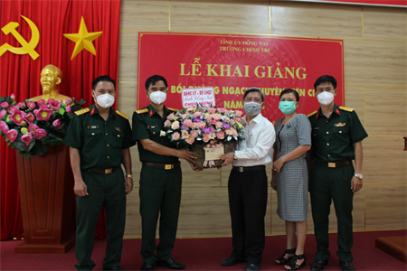 Bộ CHQS tỉnh Đồng Nai thăm và chúc mừng Ngày nhà giáo Việt Nam