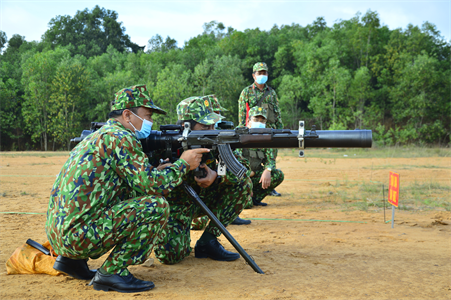 Bộ Tư lệnh TP.HCM kiểm tra bắn ĐKZ cho sĩ quan
