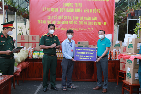 Viettel TP.HCM chung tay chống dịch, không để ai bị bỏ lại phía sau