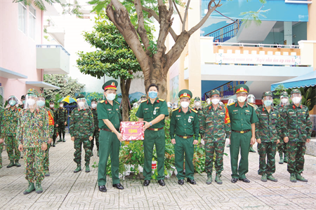 Sư đoàn 5 phát huy truyền thống anh hùng, “chống dịch, cứu dân”