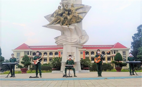 Sư đoàn 5: Nhiều hoạt động hướng về Ngày Truyền thống