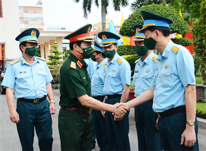 Thượng tướng Nguyễn Tân Cương kiểm tra công tác quân sự quốc phòng tại Sư đoàn 367