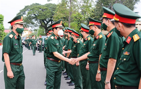 Thượng tướng Nguyễn Tân Cương kiểm tra công tác quân sự, quốc phòng tại Quân đoàn 4