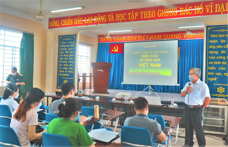 Quận Tân Phú khai giảng lớp bồi dưỡng kiến thức quốc phòng và an ninh