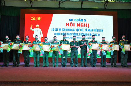 Sư đoàn 5 tôn vinh các tập thể, cá nhân trong phòng, chống dịch Covid-19