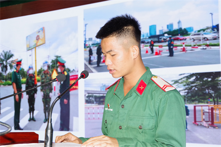 Binh nhất Huỳnh Tấn Phú - điển hình thực hiện nhiệm vụ “chống dịch, cứu dân” của Sư đoàn 5