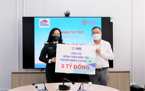 MB ủng hộ 5 tỷ đồng cho Bệnh viện điều trị người bệnh Covid-19