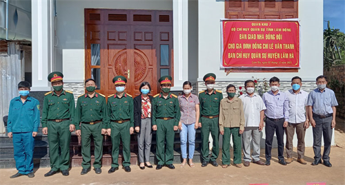 Huyện Lâm Hà, tỉnh Lâm Đồng bàn giao nhà đồng đội và nhà tình nghĩa quân - dân