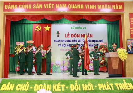 Lữ đoàn 23, Quân khu 7 đón nhận Huân chương Bảo vệ Tổ quốc hạng Nhì