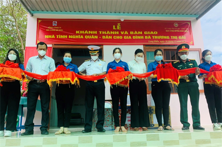 Ban CHQS huyện Long Điền bàn giao “Nhà tình nghĩa quân - dân”