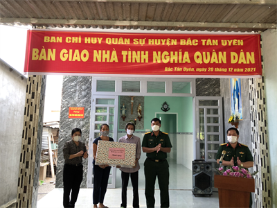 Ban CHQS huyện Bắc Tân Uyên, tỉnh Bình Dương bàn giao “Nhà tình nghĩa quân – dân”