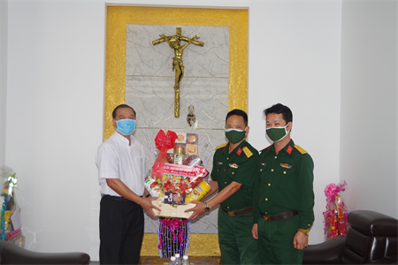 Trường bắn Quốc gia khu vực 3 chúc mừng các giáo xứ nhân dịp lễ giáng sinh