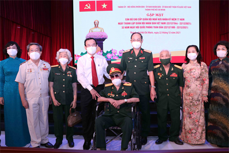 Thành phố Hồ Chí Minh: Gặp mặt cán bộ cao cấp Quân đội nghỉ hưu