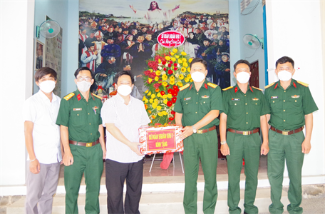 Sư đoàn 5 thăm các Nhà thờ nhân dịp Giáng sinh năm 2021