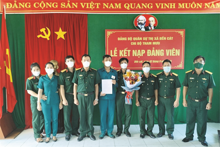 Thị xã Bến Cát, tỉnh Bình Dương đẩy mạnh phát triển Đảng trong lực lượng dân quân tự vệ, dự bị động viên