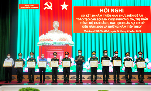 Bộ Tư lệnh TP.HCM sơ kết 10 năm đào tạo cán bộ Ban CHQS phường, xã, thị trấn