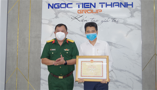 Bộ Tư lệnh Quân khu 7 tặng bằng khen cho Công ty Ngọc Tiến Thành