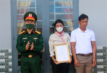 Huyện Di Linh, tỉnh Lâm Đồng bàn giao nhà tình nghĩa cho quân nhân