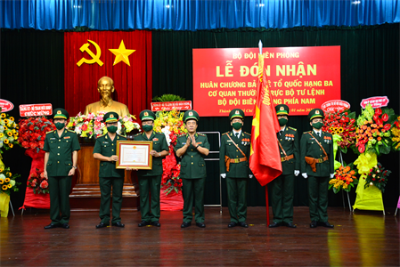 Cơ quan Thường trực Bộ Tư lệnh Bộ đội Biên phòng phía Nam đón nhận Huân chương Bảo vệ Tổ quốc hạng Ba