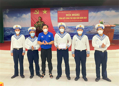 Thăm các chiến sĩ là con em người Bình Dương đang đóng quân tại Vùng 5 Hải quân