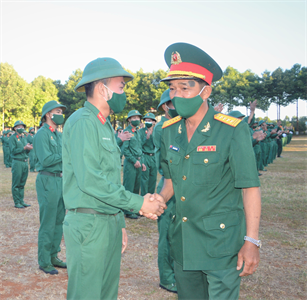 Sư đoàn 302 tiễn quân nhân trang trọng, an toàn