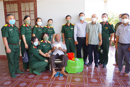 Phụ nữ LLVT tỉnh Bình Thuận tổ chức chương trình “Kết nối yêu thương”