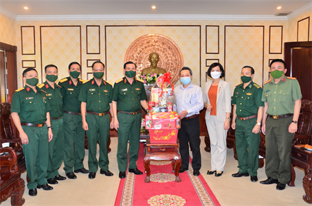 Bộ Tư lệnh Quân khu 7 chúc Tết Tỉnh ủy, UBND tỉnh Bình Phước