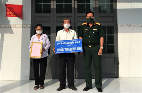 Cục Hậu cần Quân khu trao nhà “Tình nghĩa quân- dân” tại huyện Châu Thành, tỉnh Tây Ninh