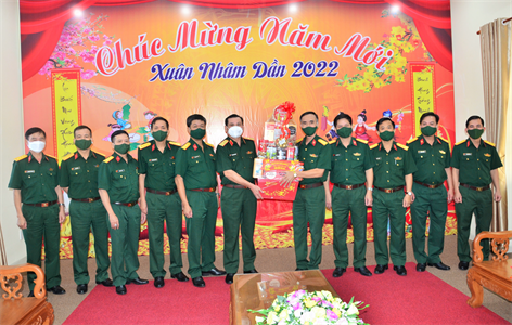 Thiếu tướng Đặng Văn Lẫm, Phó Tư lệnh Quân khu chúc Tết các đơn vị