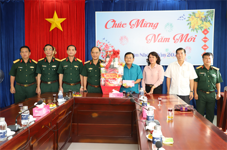Ban tổ chức chương trình “Xuân chiến sĩ” thăm, chúc tết các đơn vị, cơ sở tôn giáo trên địa bàn tỉnh Tây Ninh