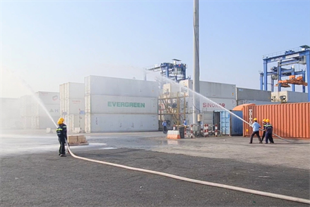 Công ty cổ phần Kho vận Tân Cảng diễn tập phòng cháy, chữa cháy