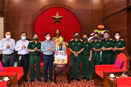 Lãnh đạo tỉnh Bình Thuận thăm, chúc Tết Bộ Tư lệnh Quân khu 7