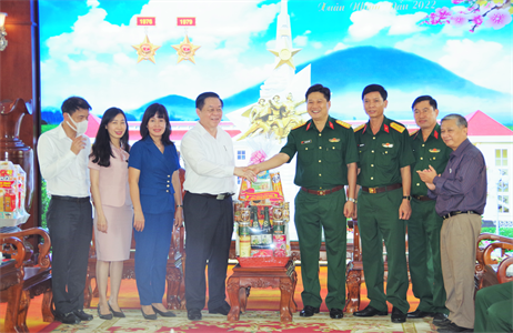 Trưởng Ban Tuyên giáo Trung ương chúc Tết Sư đoàn 5