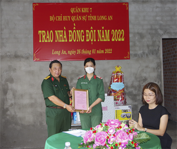 Trao nhà đồng đội cho quân nhân hoàn cảnh khó khăn