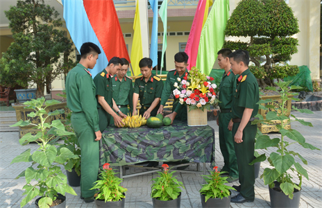 Nghĩa tình đồng đội ngày xuân