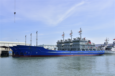 Chi bộ giữa lòng đại dương