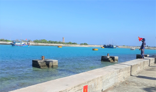 Điểm tựa của ngư dân giữa trùng khơi