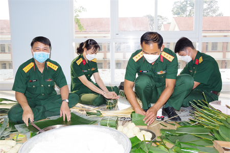 Vui xuân không quên nhiệm vụ