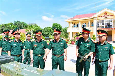 Quân khu 7 kiểm tra công tác chuẩn bị huấn luyện chiến sĩ mới tại các Lữ đoàn binh chủng