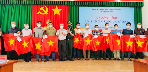 Thực hiện mô hình “Ăn sáng cùng ngư dân”