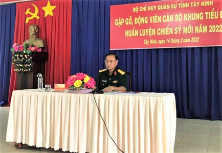 Bộ CHQS tỉnh Tây Ninh gặp gỡ, động viên cán bộ huấn luyện chiến sĩ mới