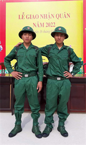 Hai anh em sinh đôi người dân tộc K'Ho tình nguyện nhập ngũ