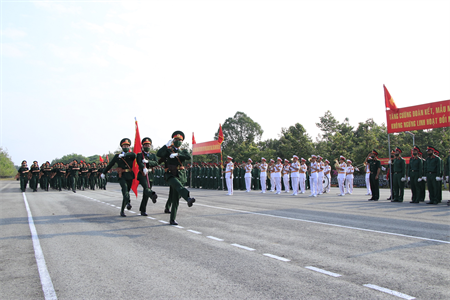 Phó Tư lệnh, Tham mưu trưởng Quân khu dự lễ ra quân huấn luyện tại Sư đoàn 5