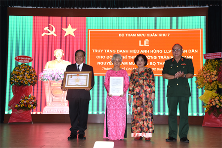Truy tặng danh hiệu Anh hùng LLVT Nhân dân cho Thiếu tướng Trần Văn Danh