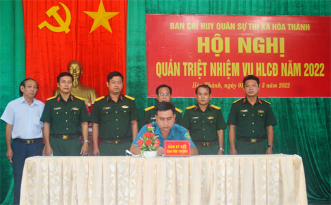 Ban CHQS thị xã Hòa Thành, tỉnh Tây Ninh triển khai nhiệm vụ huấn luyện chiến đấu năm 2022